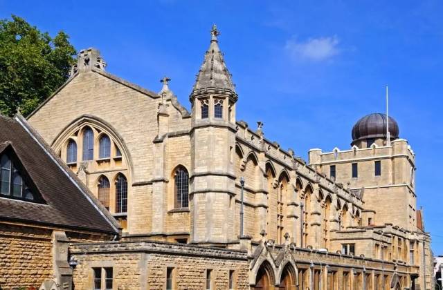 英国格鲁斯特大学QS世界排名